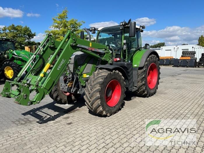 Fendt 724 VARIO S4 Traktory