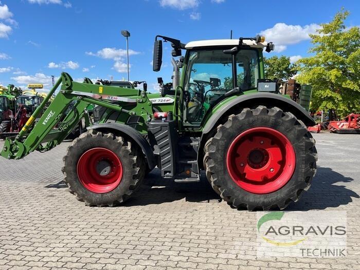 Fendt 724 VARIO S4 Traktory