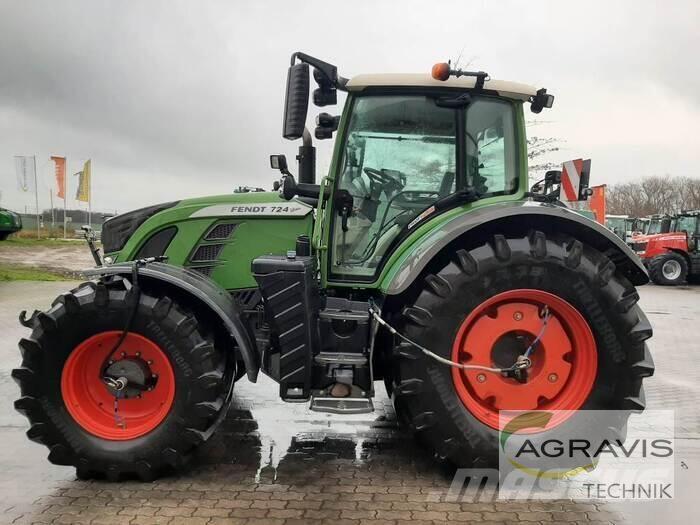 Fendt 724 VARIO S4 Traktory