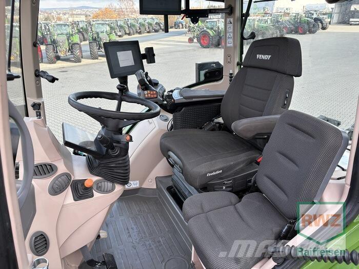 Fendt 728 Vario Traktory