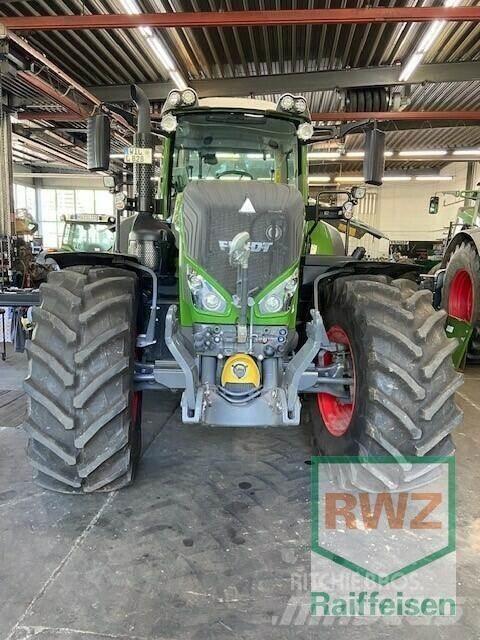 Fendt 828 Vario S4 Traktory