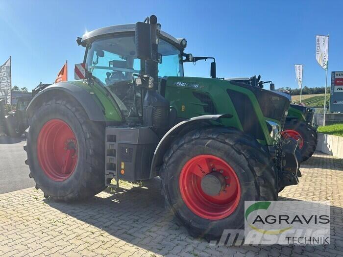 Fendt 828 VARIO S4 Traktory