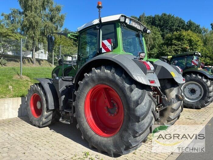Fendt 828 VARIO S4 Traktory