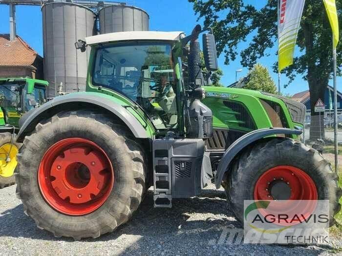 Fendt 828 VARIO S4 Traktory