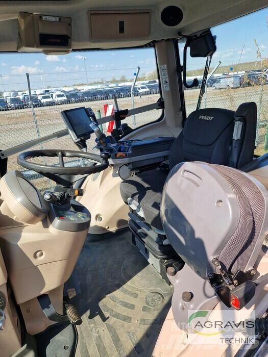 Fendt 828 VARIO S4 Traktory