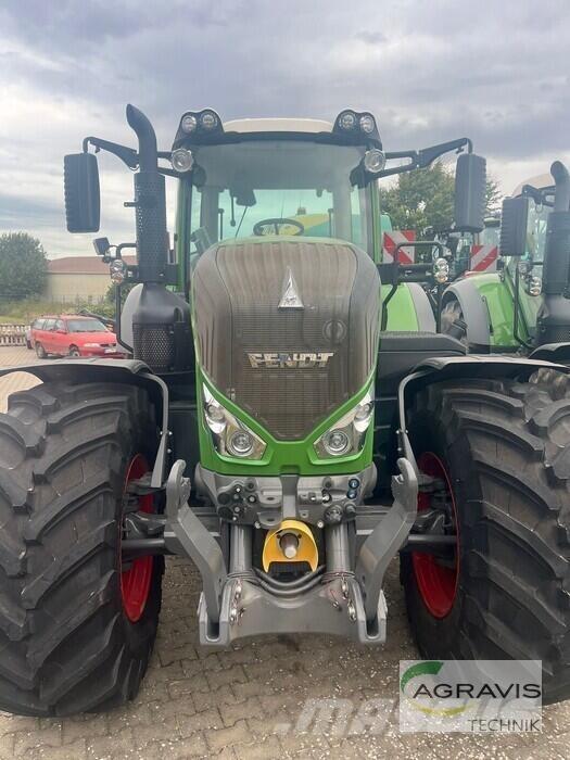 Fendt 828 VARIO S4 Traktory