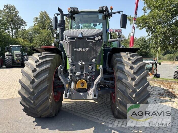 Fendt 933 VARIO GEN-7 Traktory