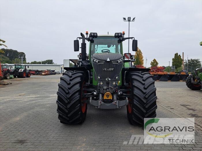 Fendt 942 VARIO GEN-7 Traktory