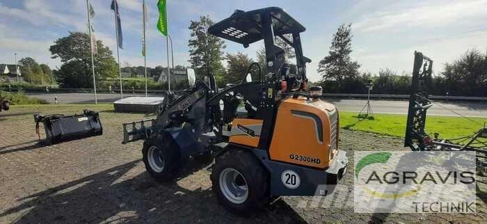 GiANT G2300 HD Kolové nakladače