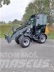 GiANT G2300 HD Kolové nakladače
