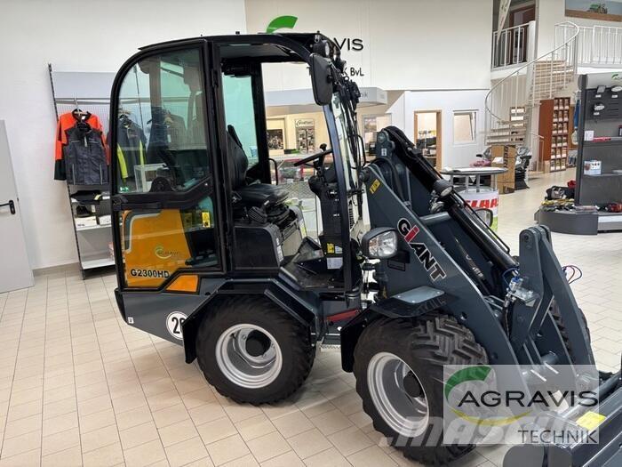 GiANT G2300 HD Kolové nakladače