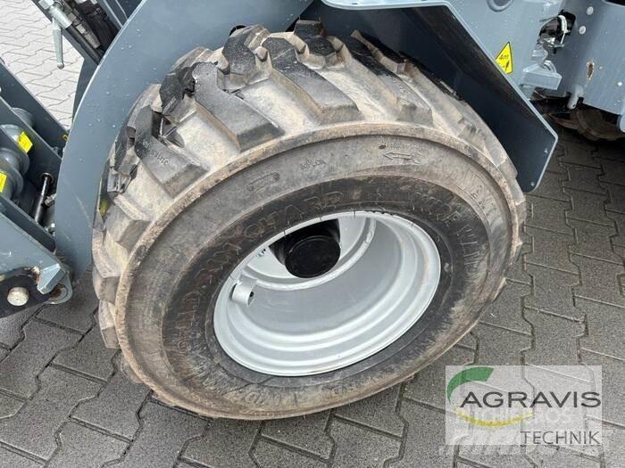 GiANT G2500 HD Kolové nakladače