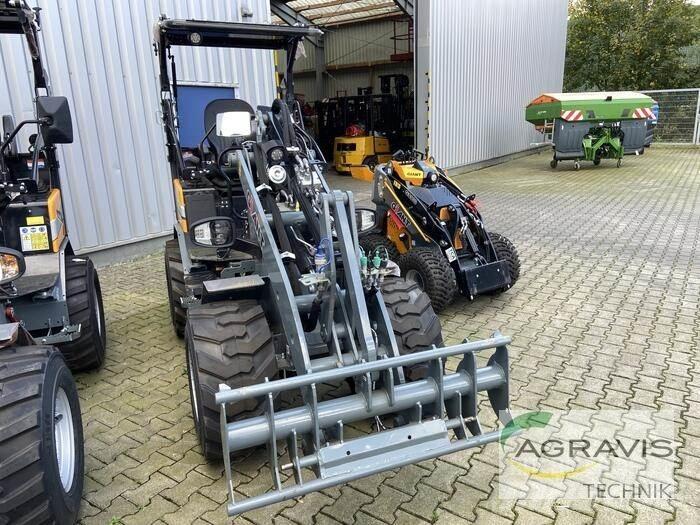 GiANT G2700E Stavebnictví - ostatní