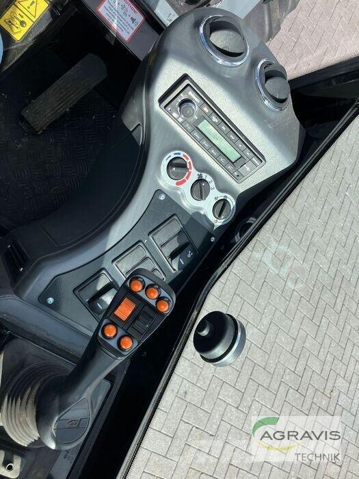 GiANT G3500 Kolové nakladače