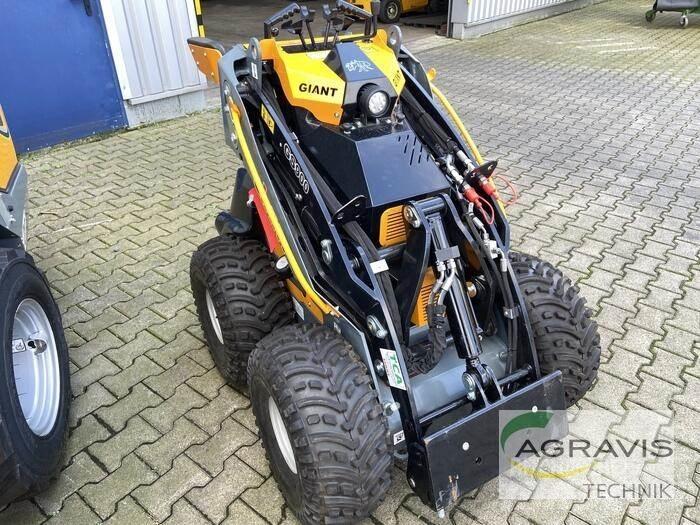 GiANT GS900 Kolové nakladače