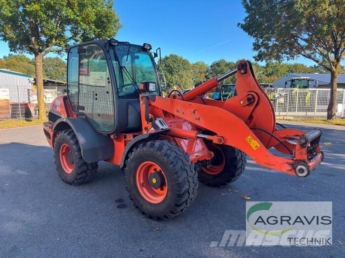 Hitachi ZW 95 Kolové nakladače