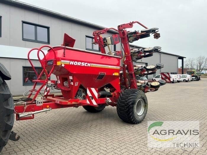 Horsch MAISTRO 8 CC Mechanické secí stroje
