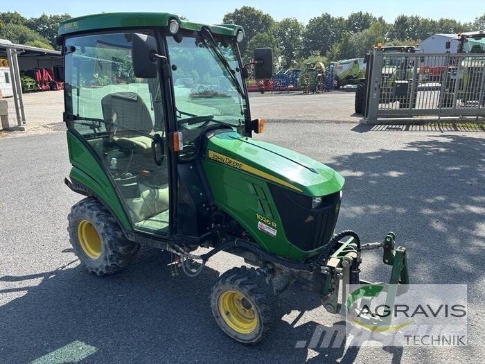 John Deere 1026 R Traktory