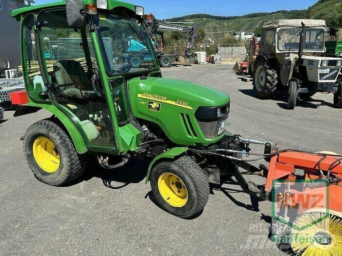 John Deere 2320 Kompaktní traktory