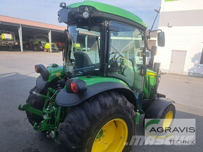 John Deere 4066 R Traktory