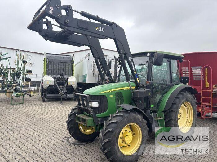 John Deere 5620 Traktory