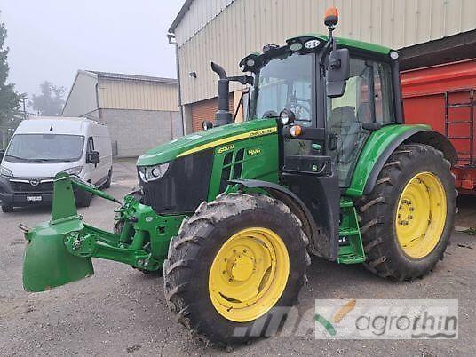 John Deere 6120M Traktory