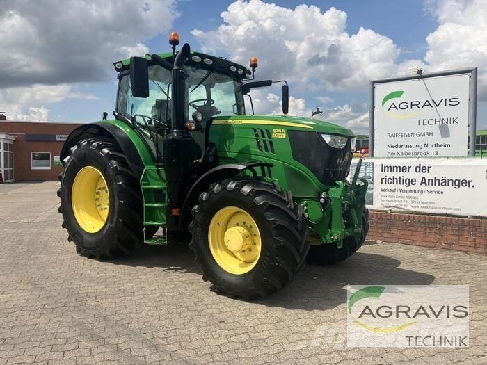 John Deere 6215 R Traktory