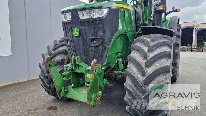 John Deere 7270 R Traktory