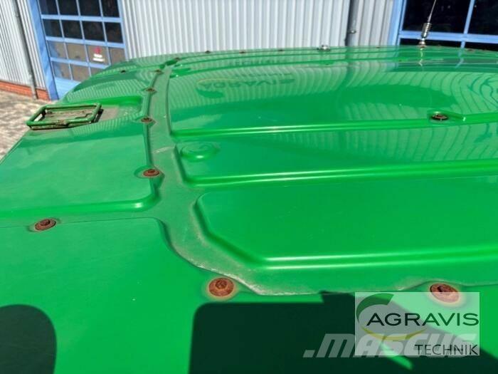 John Deere 8320 R Traktory