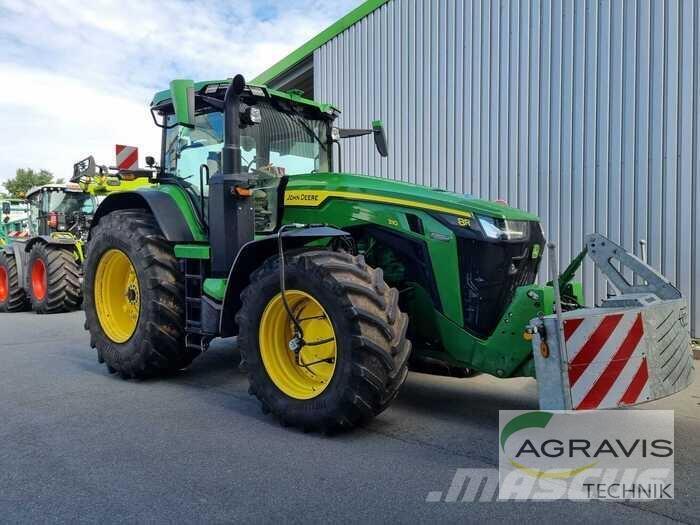 John Deere 8R 310 Traktory