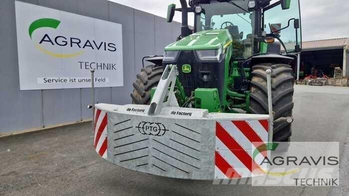 John Deere 8R 310 Traktory
