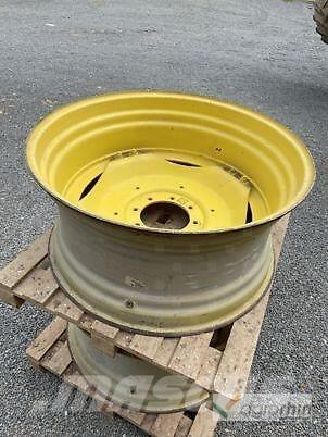 John Deere R38 + R28 Pneumatiky, kola a ráfky