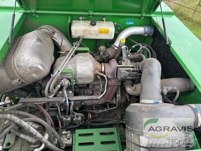 John Deere W 330 Sklízecí mlátičky