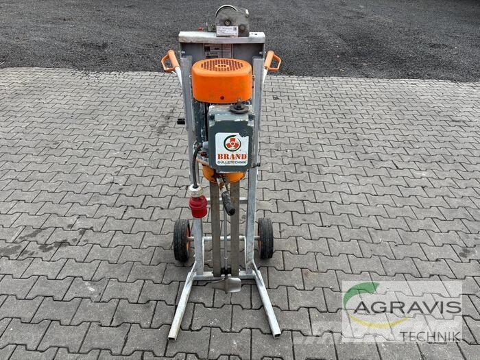  KBM GÜLLERÜHRWERK Další stroje a zařízení pro chov zemědělských zvířat