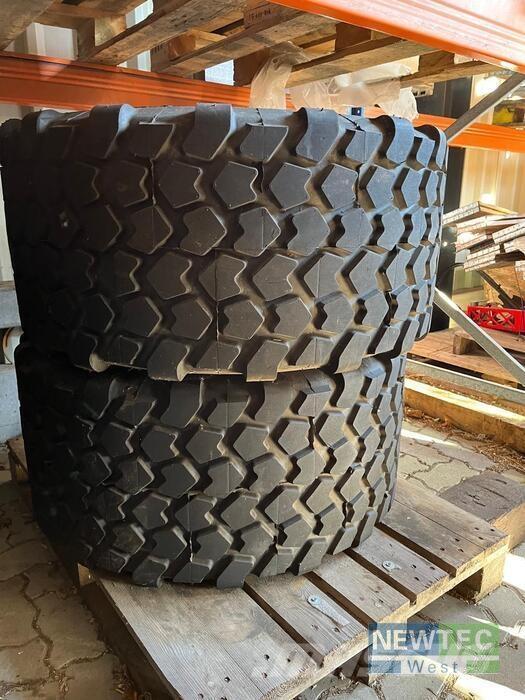  KR445/45R19.5 Pneumatiky, kola a ráfky
