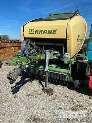 Krone FORTIMA V1800MC Lis na válcové balíky