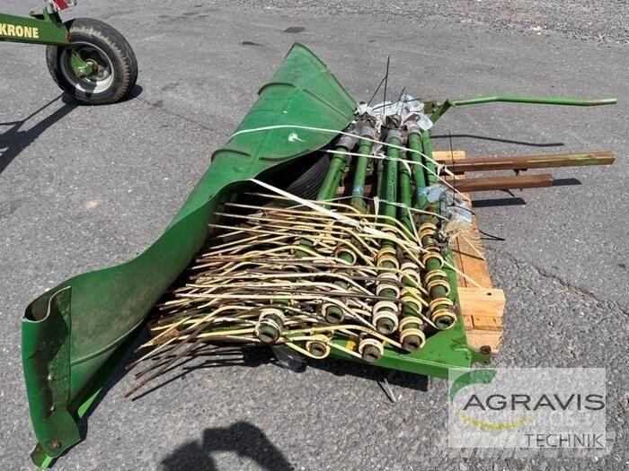 Krone SWADRO 810 Obraceče a shrabovače sena