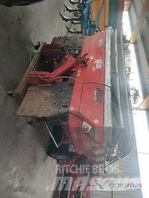 Kuhn Axis 20.1W Rozmetadlo minerálních hnojiv