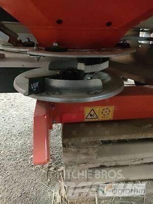 Kuhn Axis 20.2 M-EMC-W Rozmetadlo minerálních hnojiv