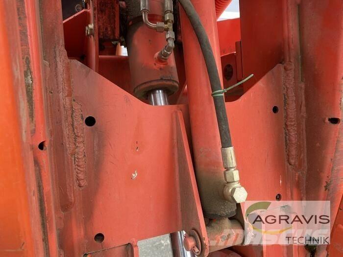 Kuhn GA 9321 Obraceče a shrabovače sena