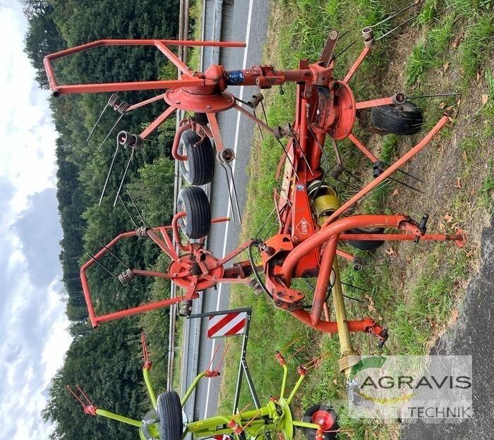 Kuhn GF 4201 MH Obraceče a shrabovače sena