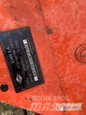 Kuhn GF7601MHO Obraceče a shrabovače sena