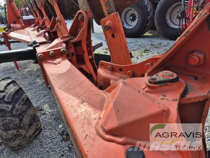Kuhn VARI-MASTER 153 Oboustranné pluhy