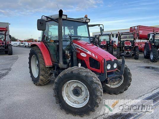 Massey Ferguson 5455 Traktory