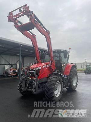 Massey Ferguson 6715S Traktory