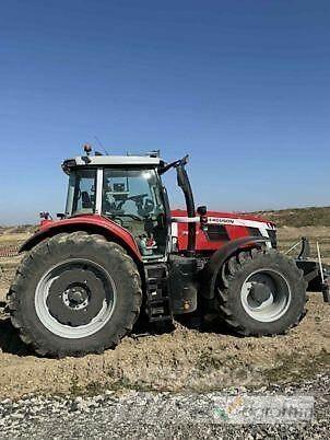 Massey Ferguson 7S210 Traktory