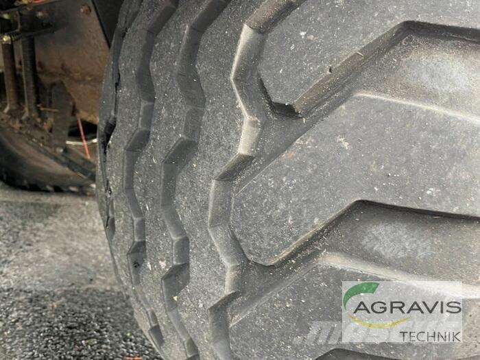 New Holland BB 940 Lis na hranaté balíky