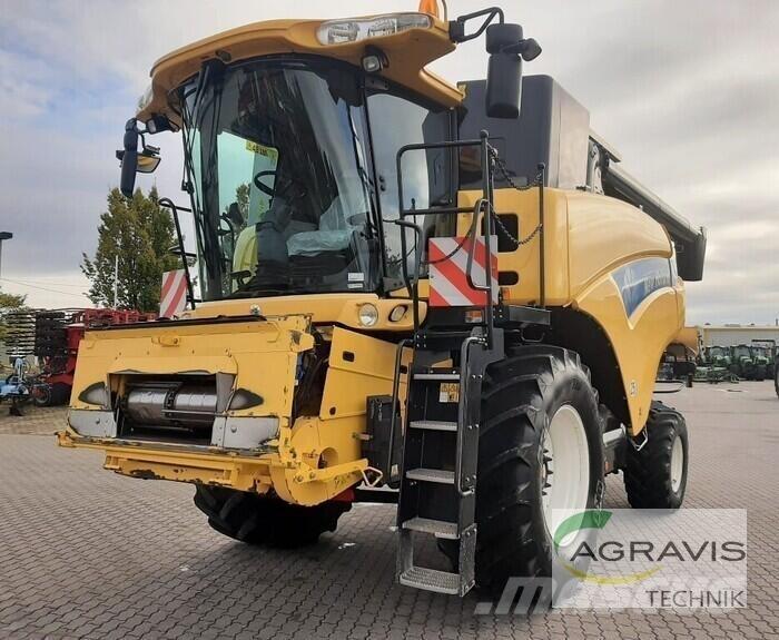 New Holland CR 960 Sklízecí mlátičky
