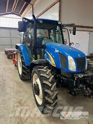 New Holland T5040 Traktory