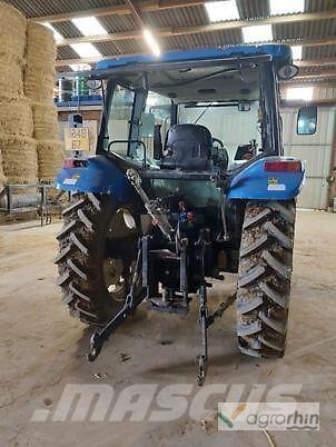 New Holland T5040 Traktory
